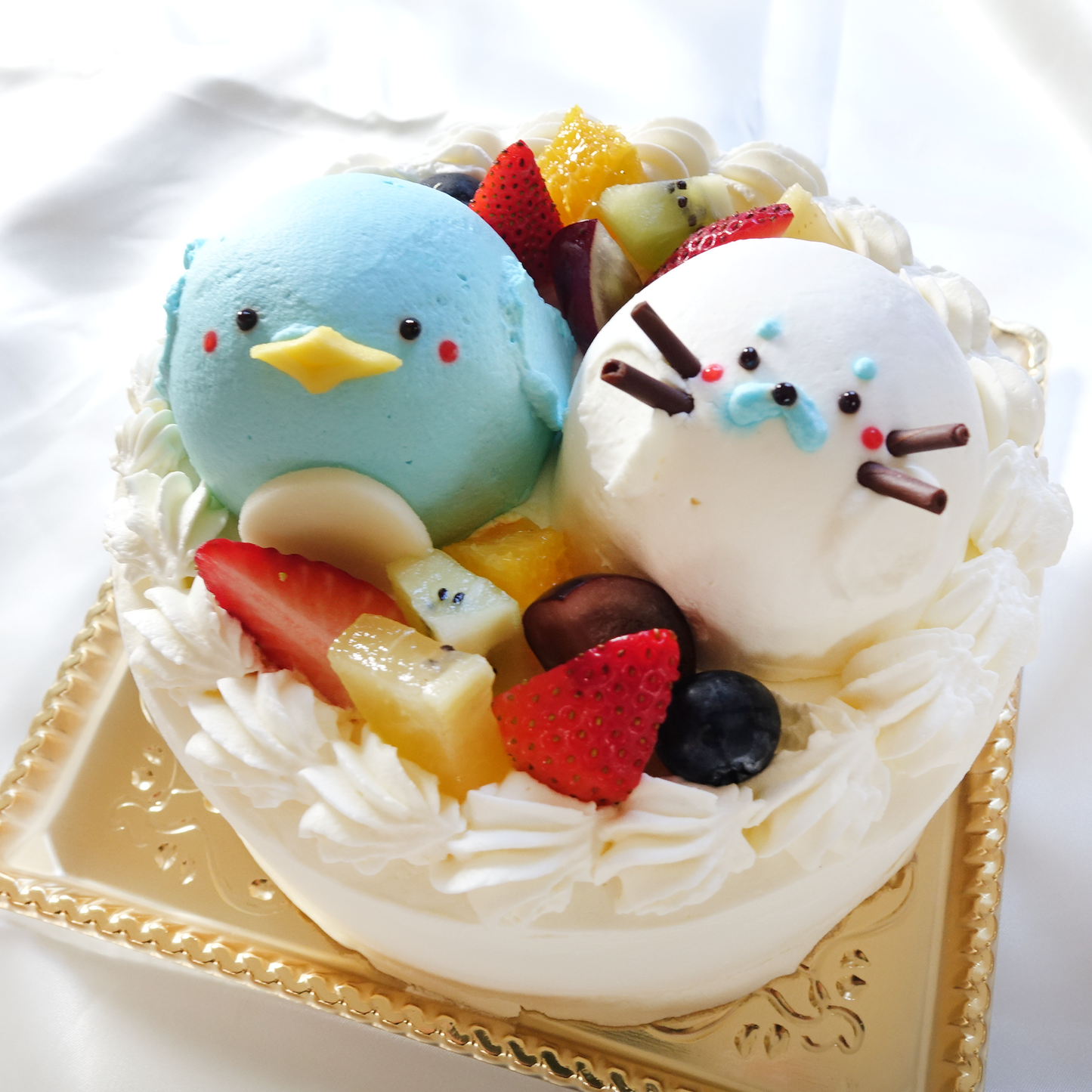 【なかよしどうぶつケーキ】　ペンギンとアザラシの海のともだちケーキ