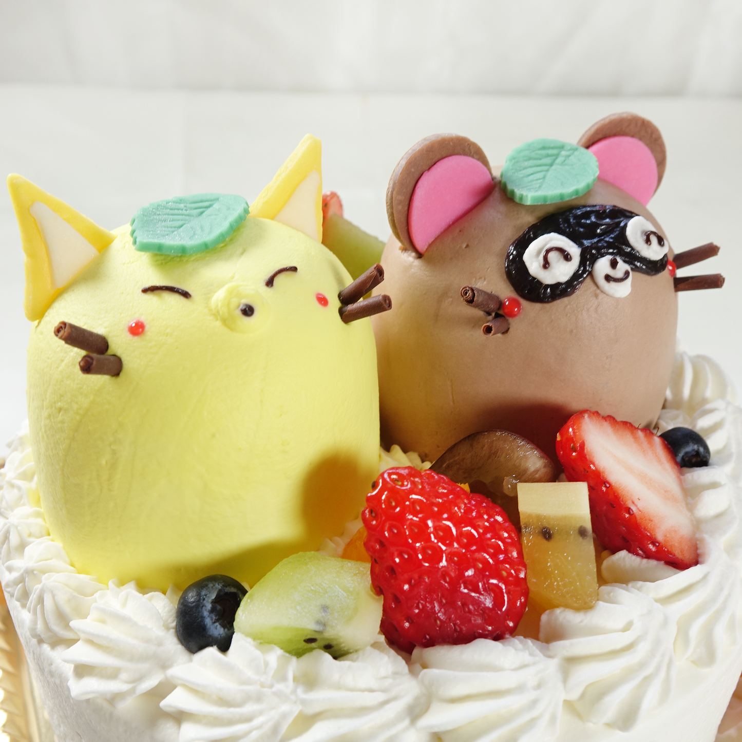 【なかよしどうぶつケーキ】タヌキとキツネのなかよしケーキ